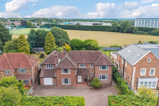 Marlow Road, High Wycombe HP11 6 bed detached house for sale