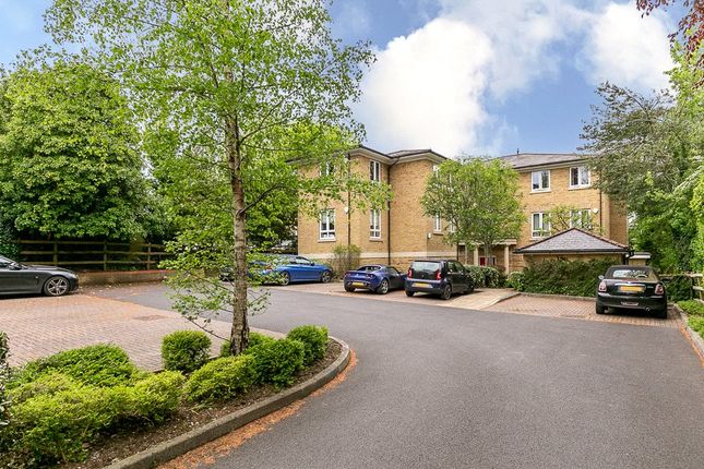 Tupwood Lane, CATERHAM, Surrey, CR3 2 bed apartment for sale