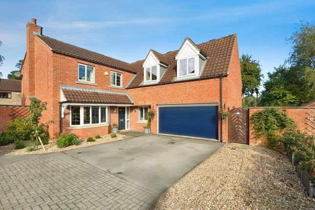 5 bed detached house