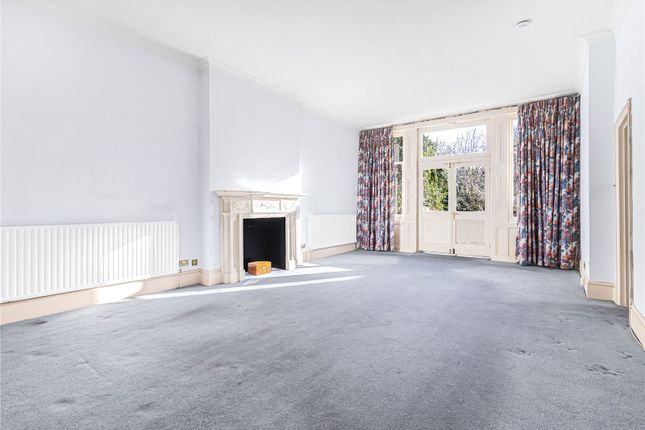 Greencroft Gardens, London, NW6 1 bed apartment for sale