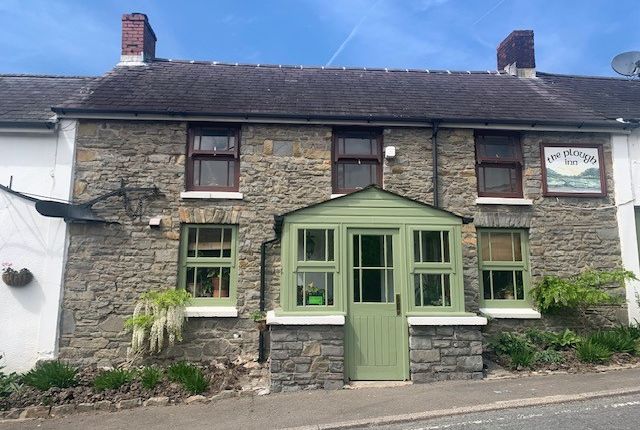 Carmarthen SA32 5 bed property for sale