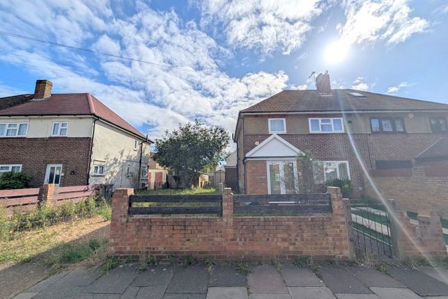 Peacock Avenue, Bedfont, TW14 3 bed semi