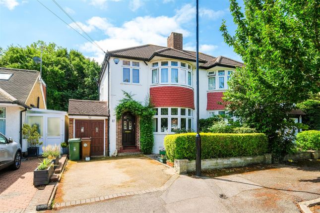 Rosslyn Avenue, North Chingford 3 bed semi