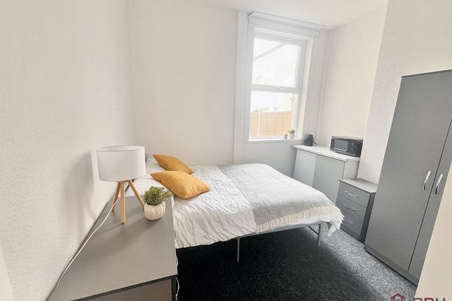 8 bedroom terraced house for sale