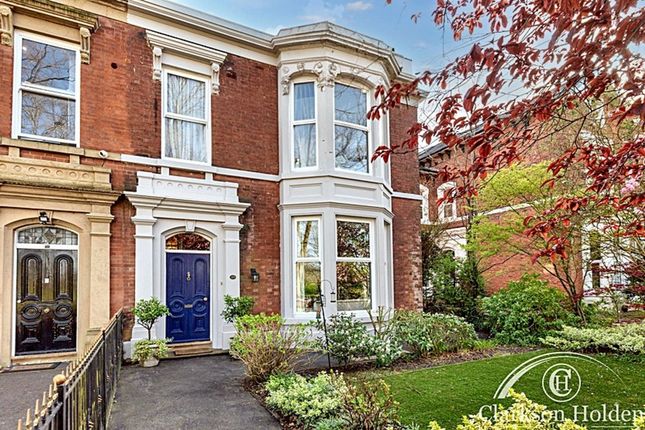 6 bedroom semi-detached house for sale