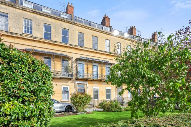 6 bedroom terraced house for sale