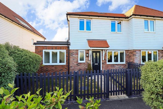 3 bedroom semi-detached house for sale