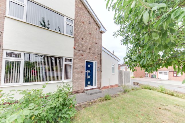 26 Land Oak Drive, Kidderminster 3 bed semi