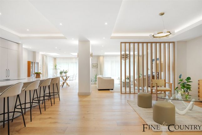 6 bedroom semi-detached house for sale