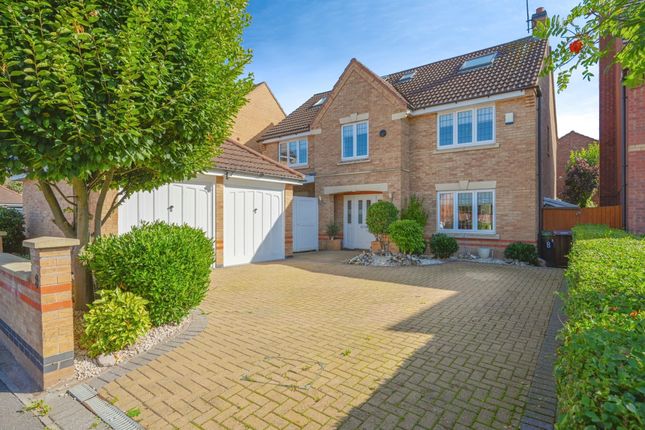 6 bedroom detached house for sale