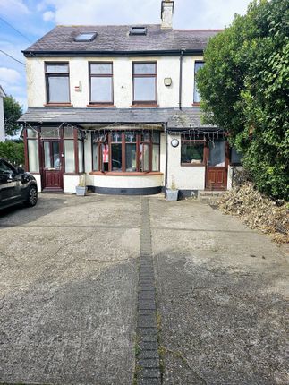 5 bed detached house