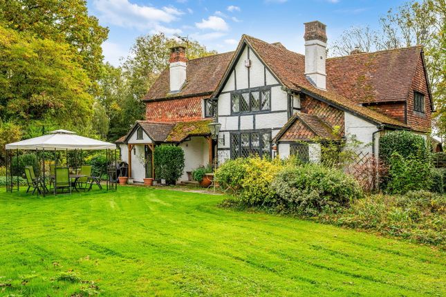 Wilmots Lane, Horley RH6 4 bed detached house for sale