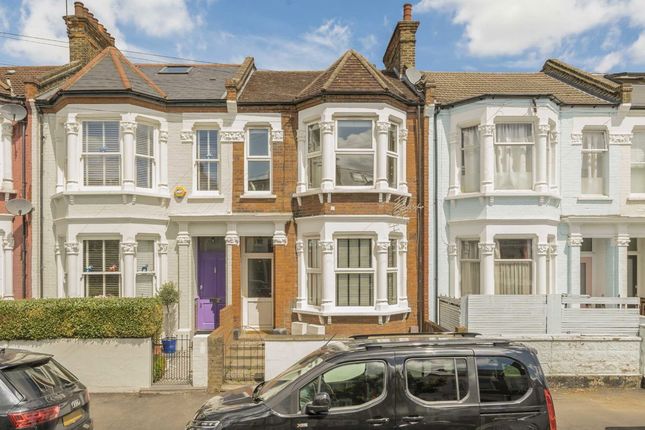 Buchanan Gardens, London NW10 2 bed flat for sale
