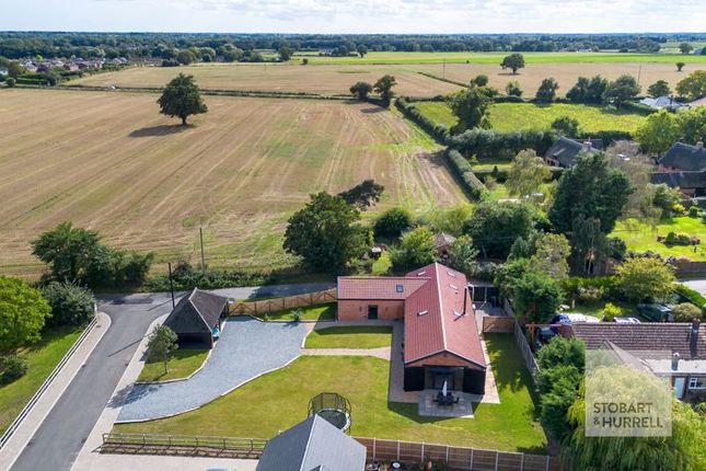 Back Lane, Great Yarmouth NR29 4 bed barn conversion for sale