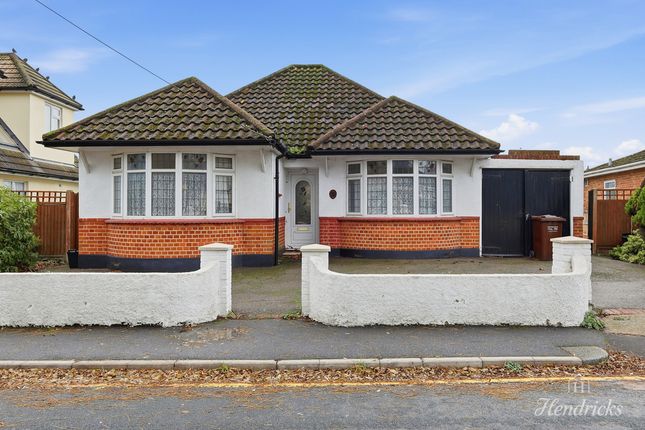 Softwater Lane, Benfleet, SS7 2 2 bed bungalow for sale
