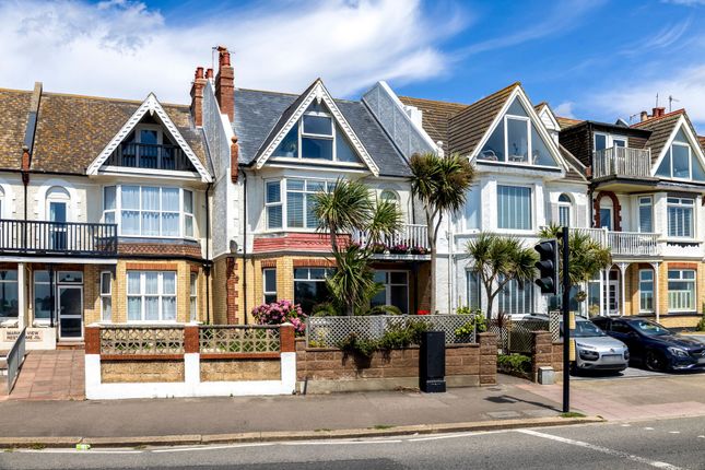 Kingsway, Hove BN3 2 bed maisonette for sale