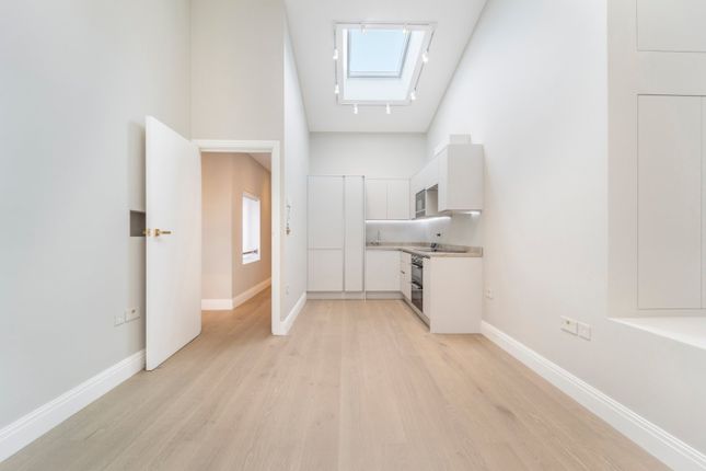 Vale Royal House, 36 Newport Court... 2 bed flat for sale