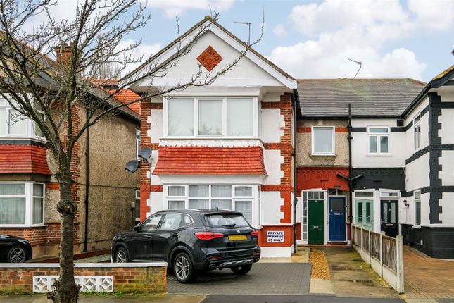 Lechmere Avenue, Woodford Green 2 bed apartment for sale