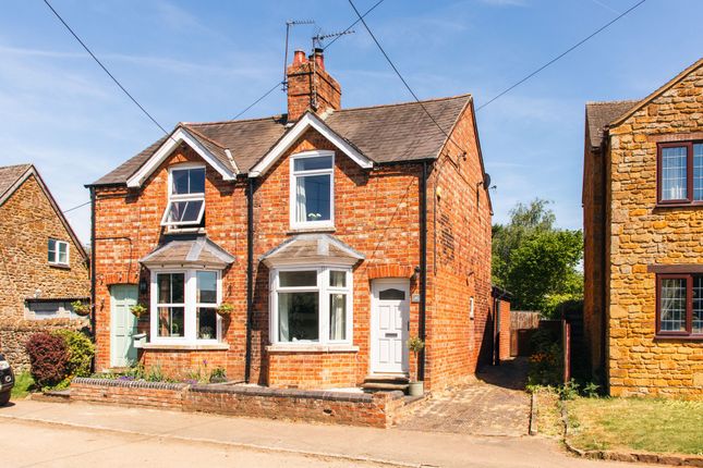 Spring Lane, Little Bourton, OX17 2 bed semi