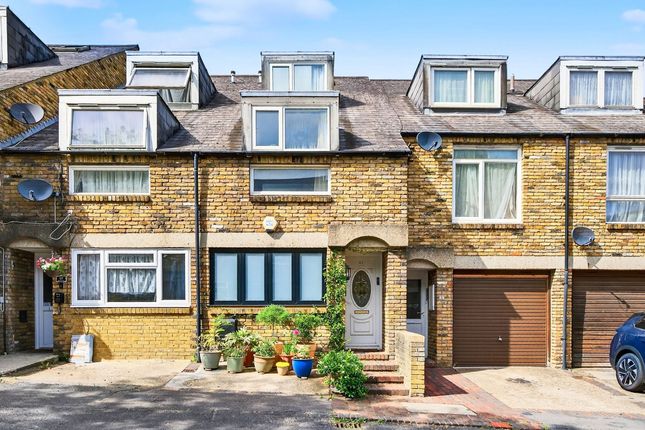 Dunbar Street, London SE27 4 bed terraced house for sale