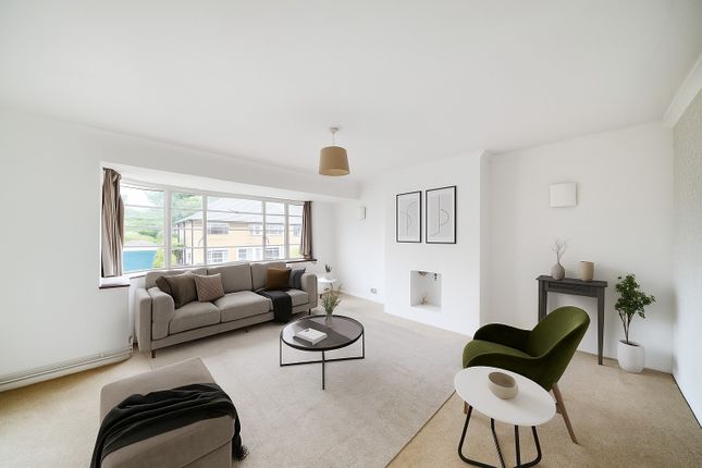 2 bedroom maisonette for sale