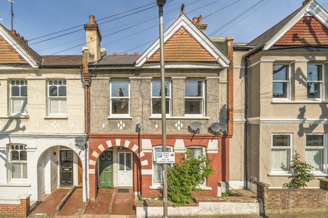 3 bedroom flat for sale