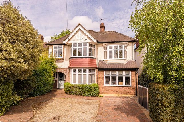 Montrose Avenue, Twickenham TW2 4 bed detached house for sale