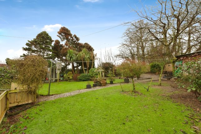 4 bed detached house