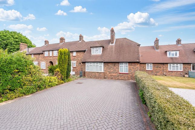 Hook Road, Epsom 2 bed end of terrace house for sale