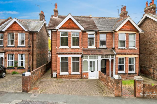 6 bedroom terraced house for sale