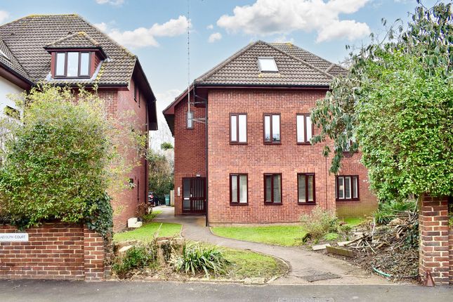 Kingston Avenue, Leatherhead KT22 1 bed flat for sale