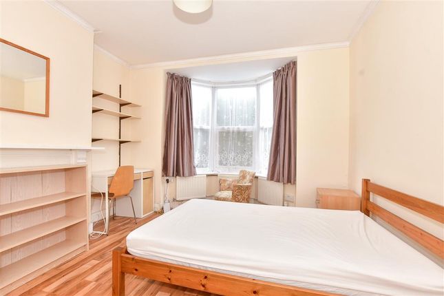 5 bed terraced house
