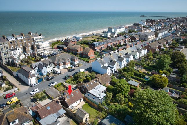Sandown Road, Deal, Kent, CT14 2 bed bungalow for sale