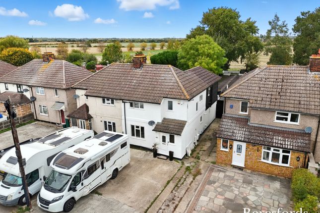 Billericay Road, Herongate, CM13 4 bed semi