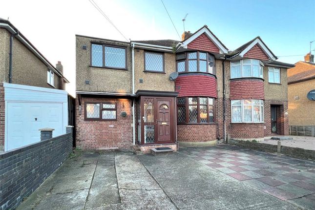 Stanwell Gardens, Staines TW19 6 bed semi