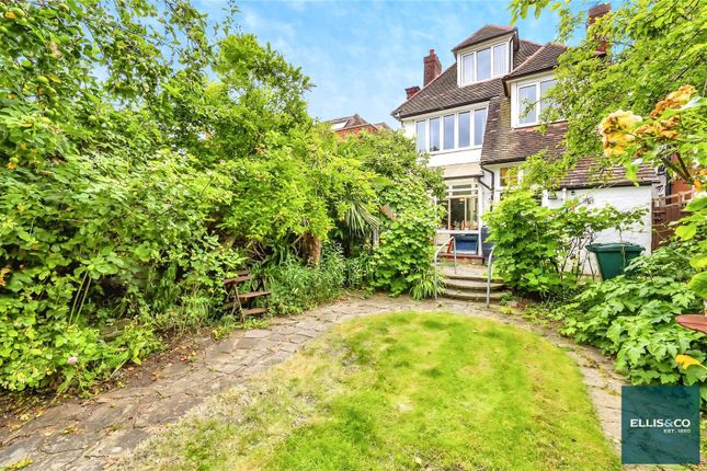 Finchley Road, Golders Green, NW11 6 bed detached house for sale