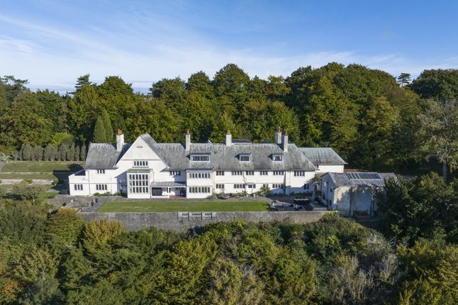 15 bed detached house