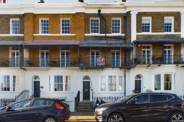 18 Royal Road, Ramsgate, CT11 1 bed flat for sale