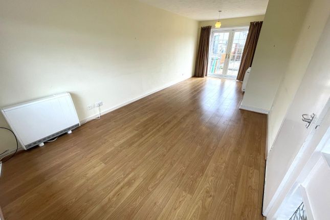 2 bedroom town house for sale