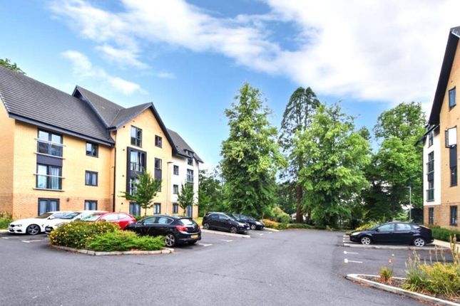 Jonathan Henry Place, Luton... 2 bed flat for sale