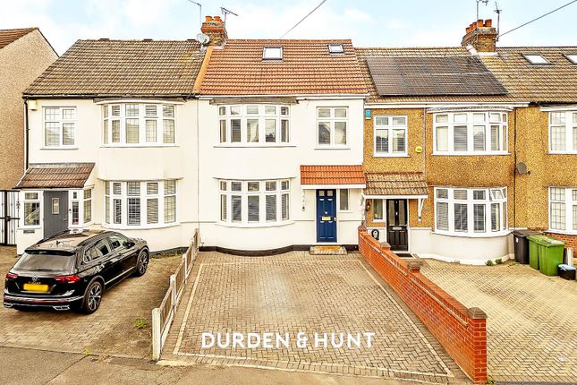 Hazelmere Gardens, Hornchurch, RM11 4 bed terraced house for sale