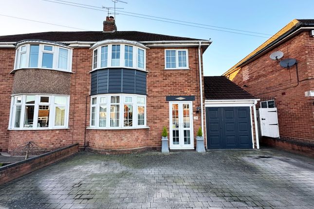 Douglas Road, Hollywood, B47 5JZ 3 bed semi