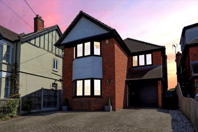 High Road, Hockley, SS5 4 bed detached house for sale