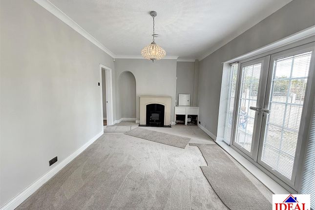 Central Avenue, Woodlands, Doncaster 3 bed end of terrace house for sale