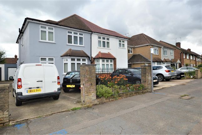 Watford Road, Croxley Green... 3 bed semi