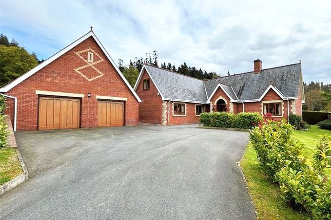 Poplar Drive, Leighton, Welshpool... 5 bed bungalow for sale