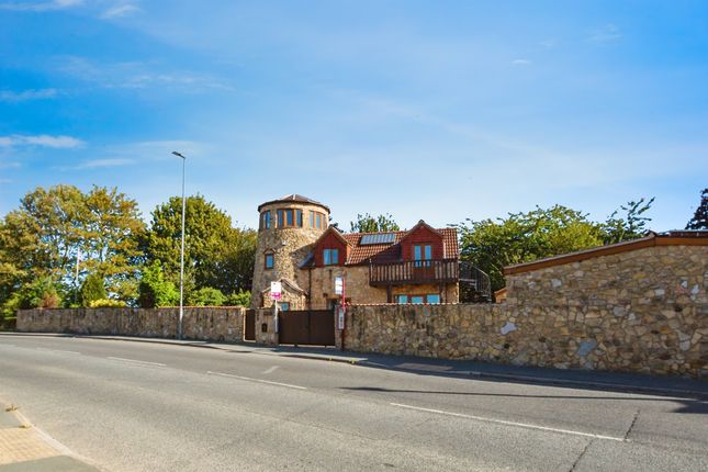 2 bedroom detached house for sale