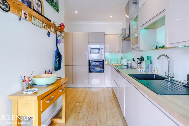 2 bedroom semi-detached bungalow for sale