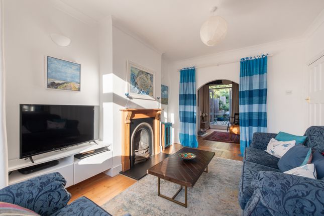 Red Lion Lane, London SE18 2 bed property for sale