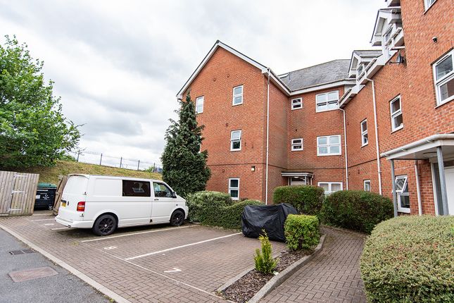 Station Terrace, Nottingham NG15 2 bed flat for sale